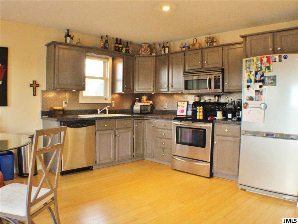 Irish Hills Mi Home For Sale - Galley Kitchen 